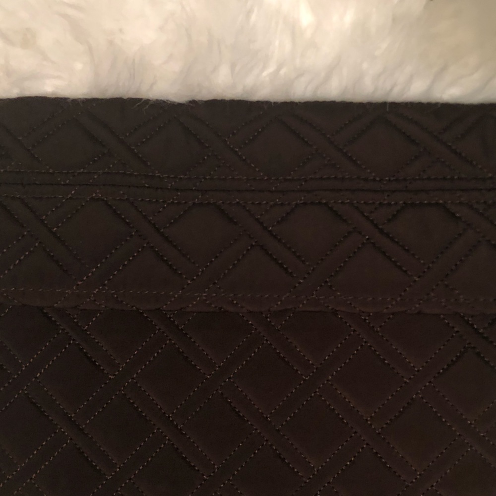 Vera Bradley dark brown shoulder bag/purse. Button closure with 3 inside pockets - Picture 6 of 8